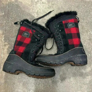 Sorel tivoli  III plaid boots